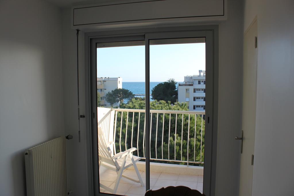 Apartamento Azur 3000 Saint-Laurent-du-Var Habitación foto