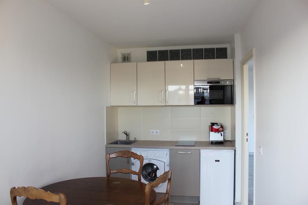 Apartamento Azur 3000 Saint-Laurent-du-Var Habitación foto