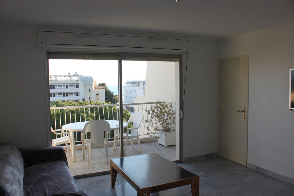 Apartamento Azur 3000 Saint-Laurent-du-Var Habitación foto