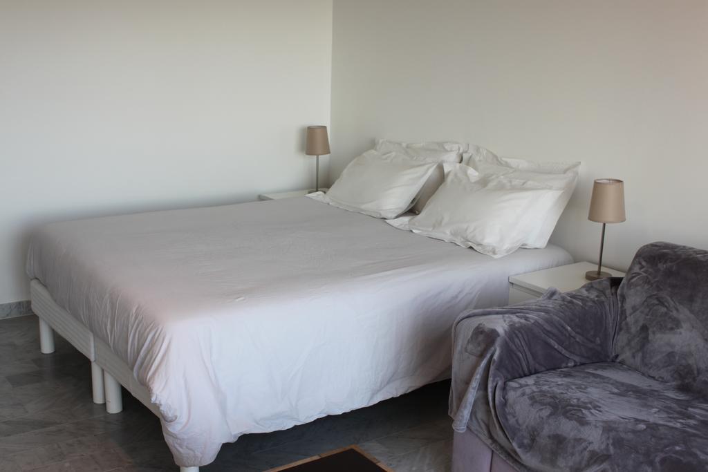 Apartamento Azur 3000 Saint-Laurent-du-Var Habitación foto